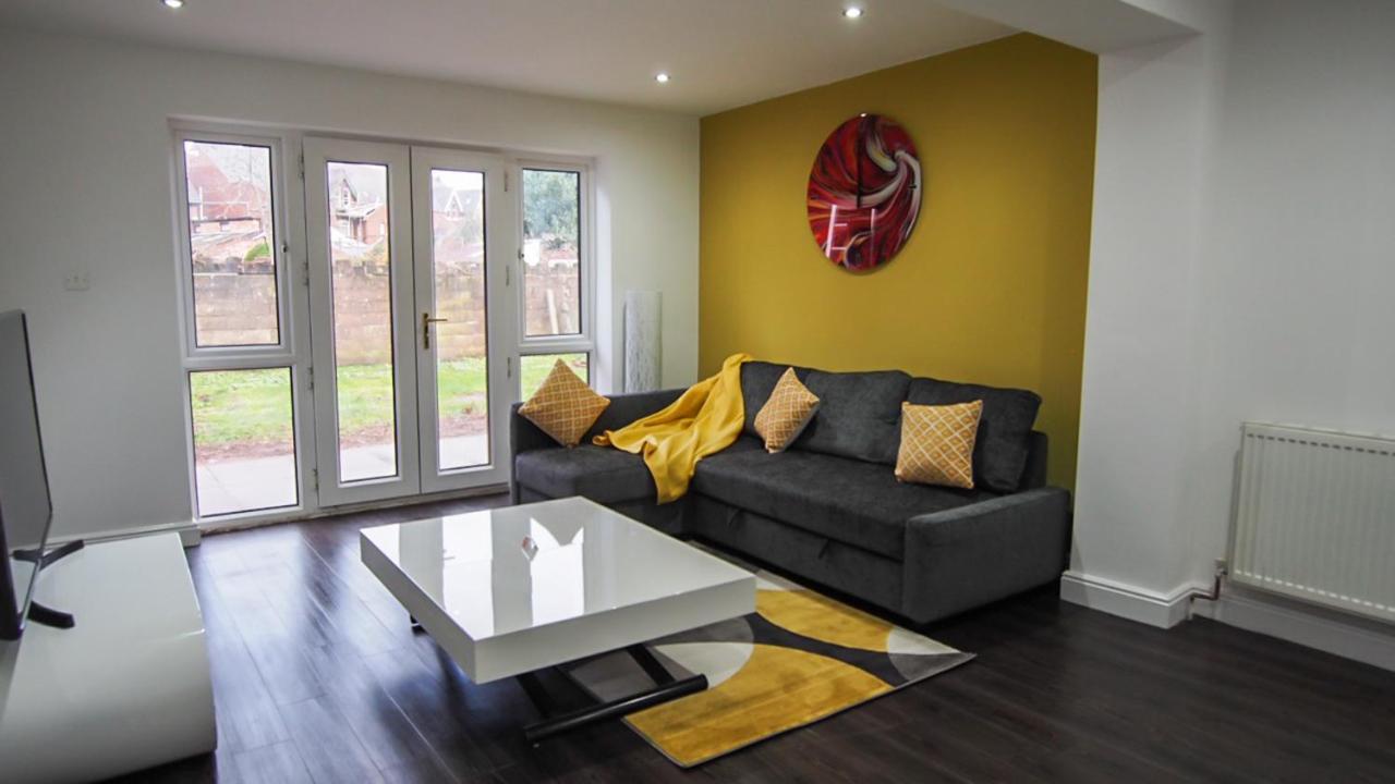 Ur Pad - 4 Bedrooms - 4 Bathrooms - Somerset House *
