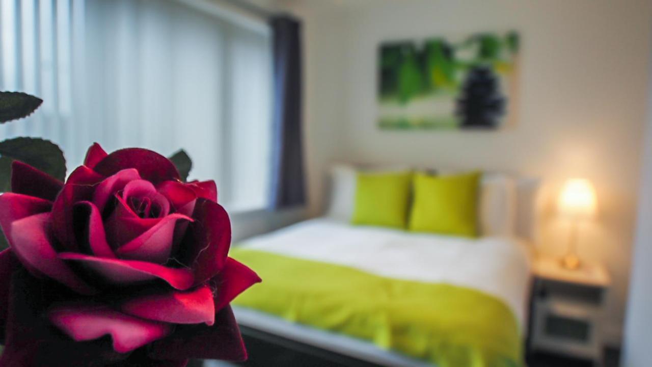 Ur Pad - 4 Bedrooms - 4 Bathrooms - Somerset House Holiday home Birmingham